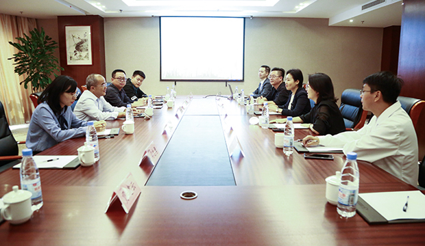 安徽省中医药大学资产经营有限公司副总经理范贤耀一行莅临国祯健康参观考察